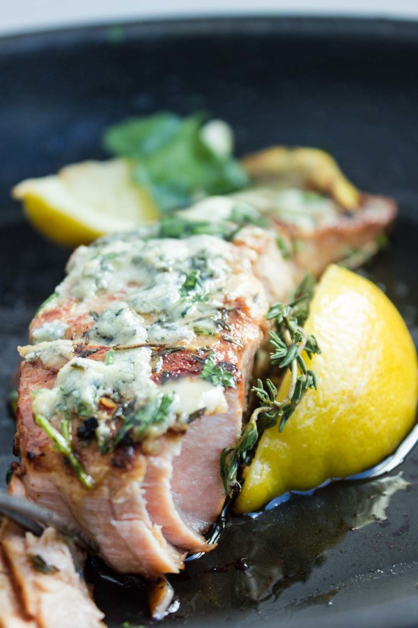 Salmon with blue cheese